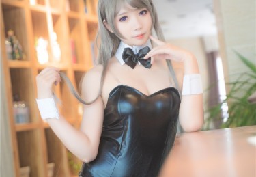 海角社区在线探访：热门社区的背后故事